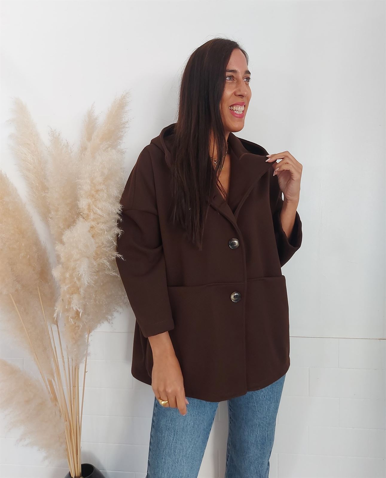 ABRIGO CAPUCHA CHOCOLATE - Imagen 3