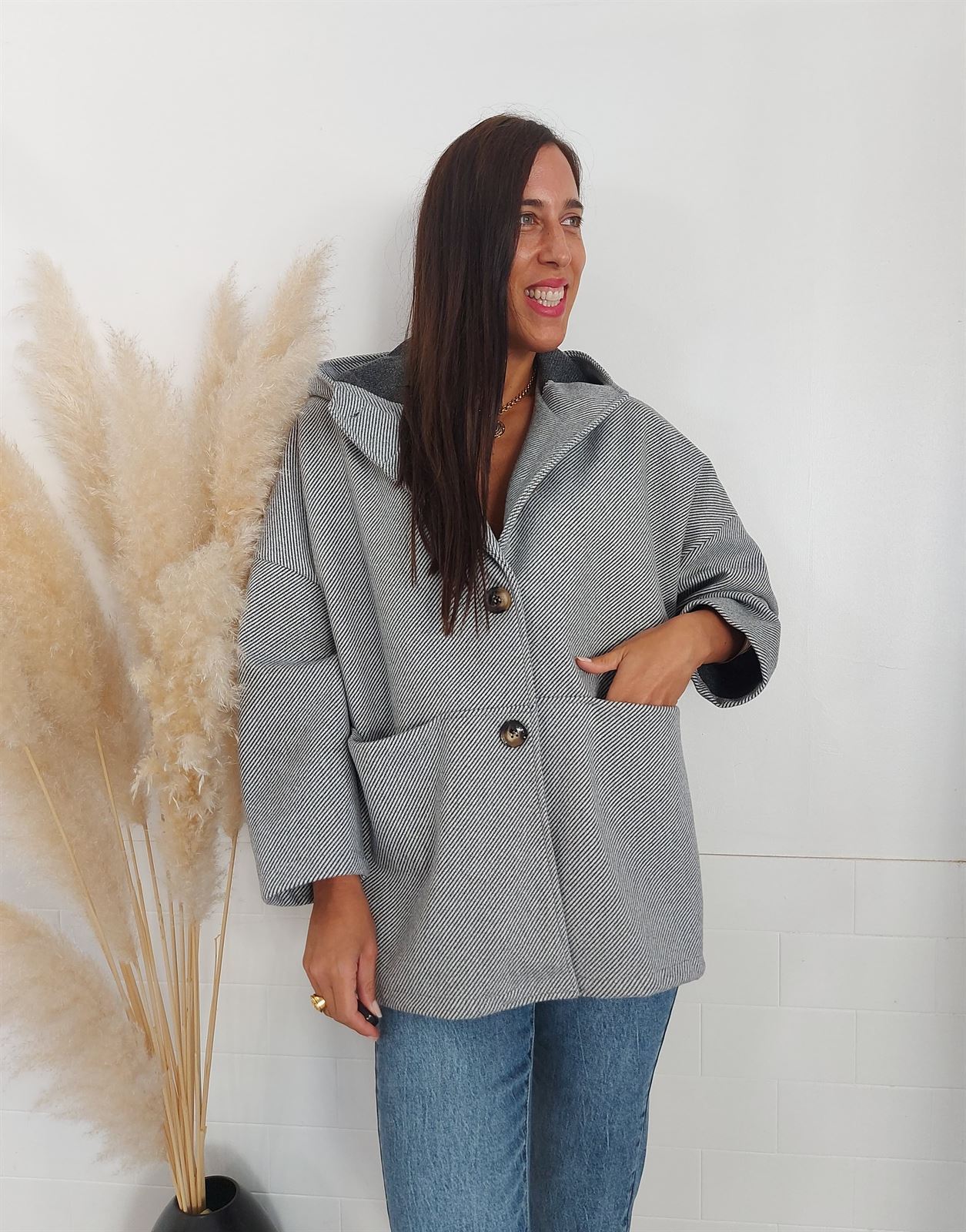 ABRIGO CAPUCHA GRIS - Imagen 3
