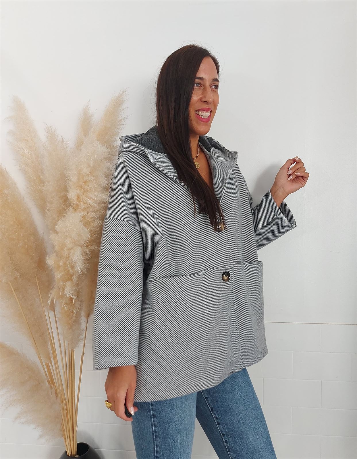 ABRIGO CAPUCHA GRIS - Imagen 4