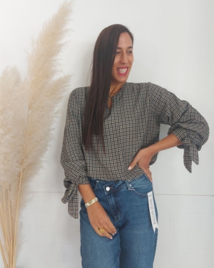 BLUSA CUADROS LAZO PUÑO GRIS - Imagen 1