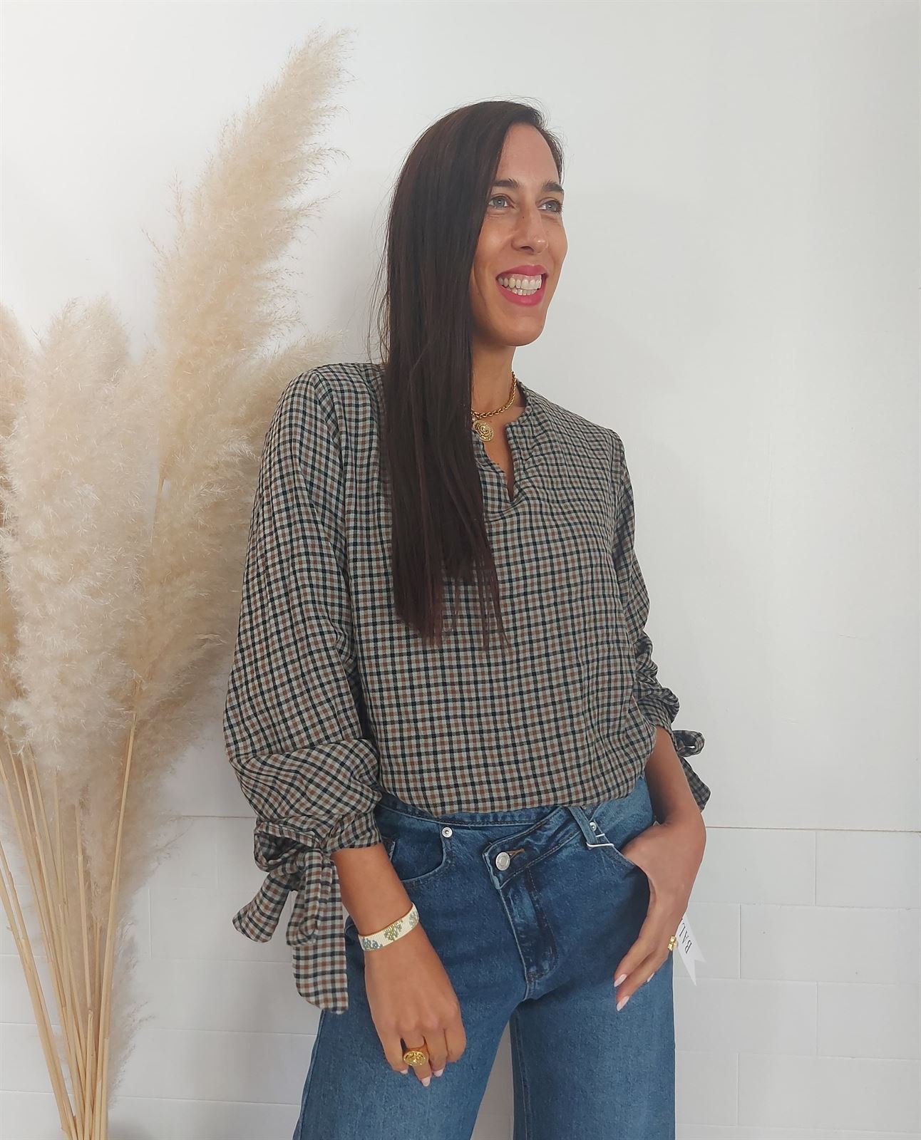 BLUSA CUADROS LAZO PUÑO GRIS - Imagen 3