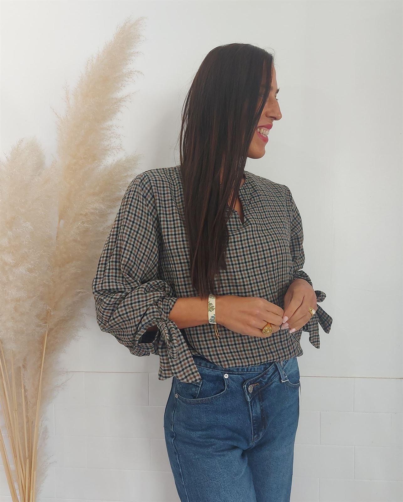 BLUSA CUADROS LAZO PUÑO GRIS - Imagen 5