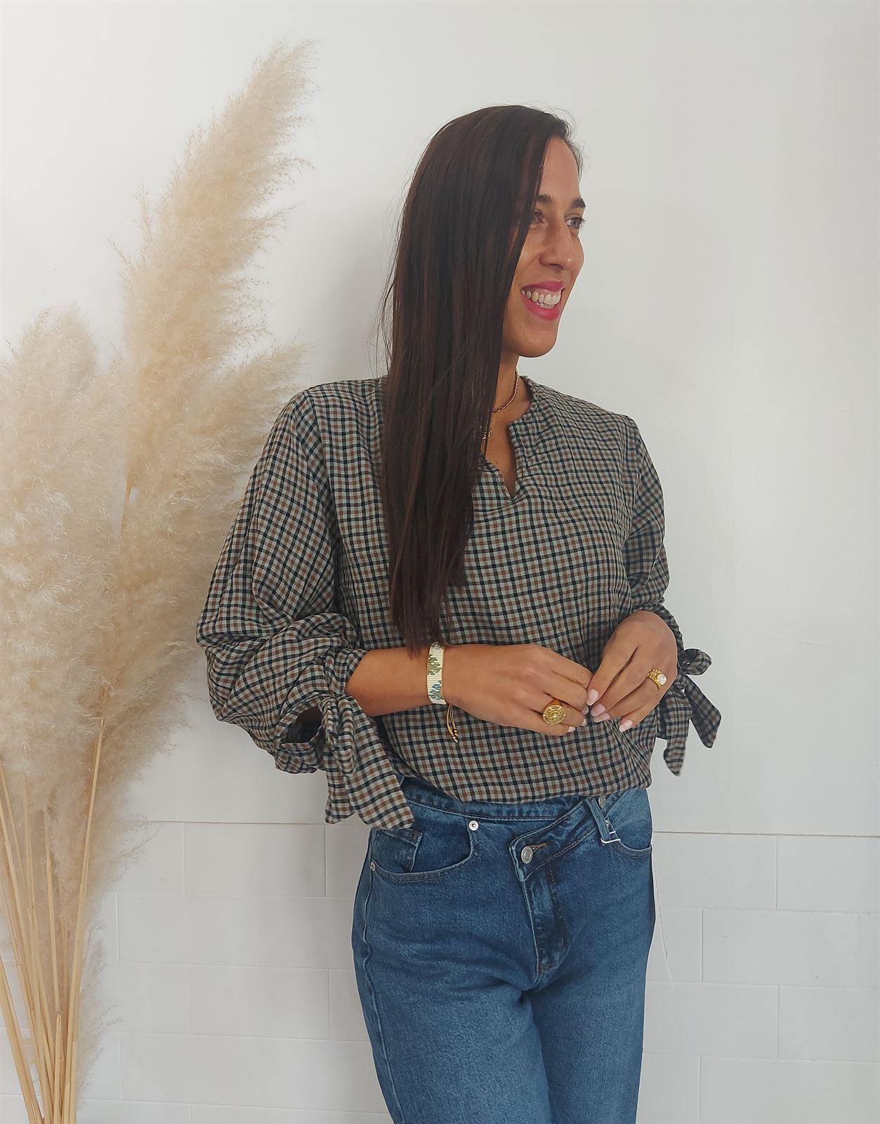 BLUSA CUADROS LAZO PUÑO GRIS - Imagen 7