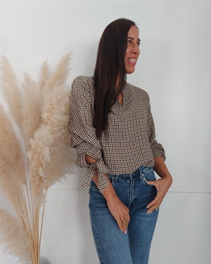 BLUSA CUADROS LAZO PUÑO - Imagen 2