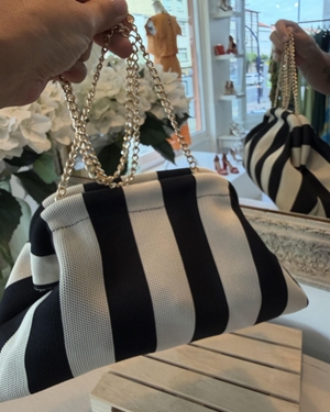 BOLSO RAYAS NEGRO - Imagen 1