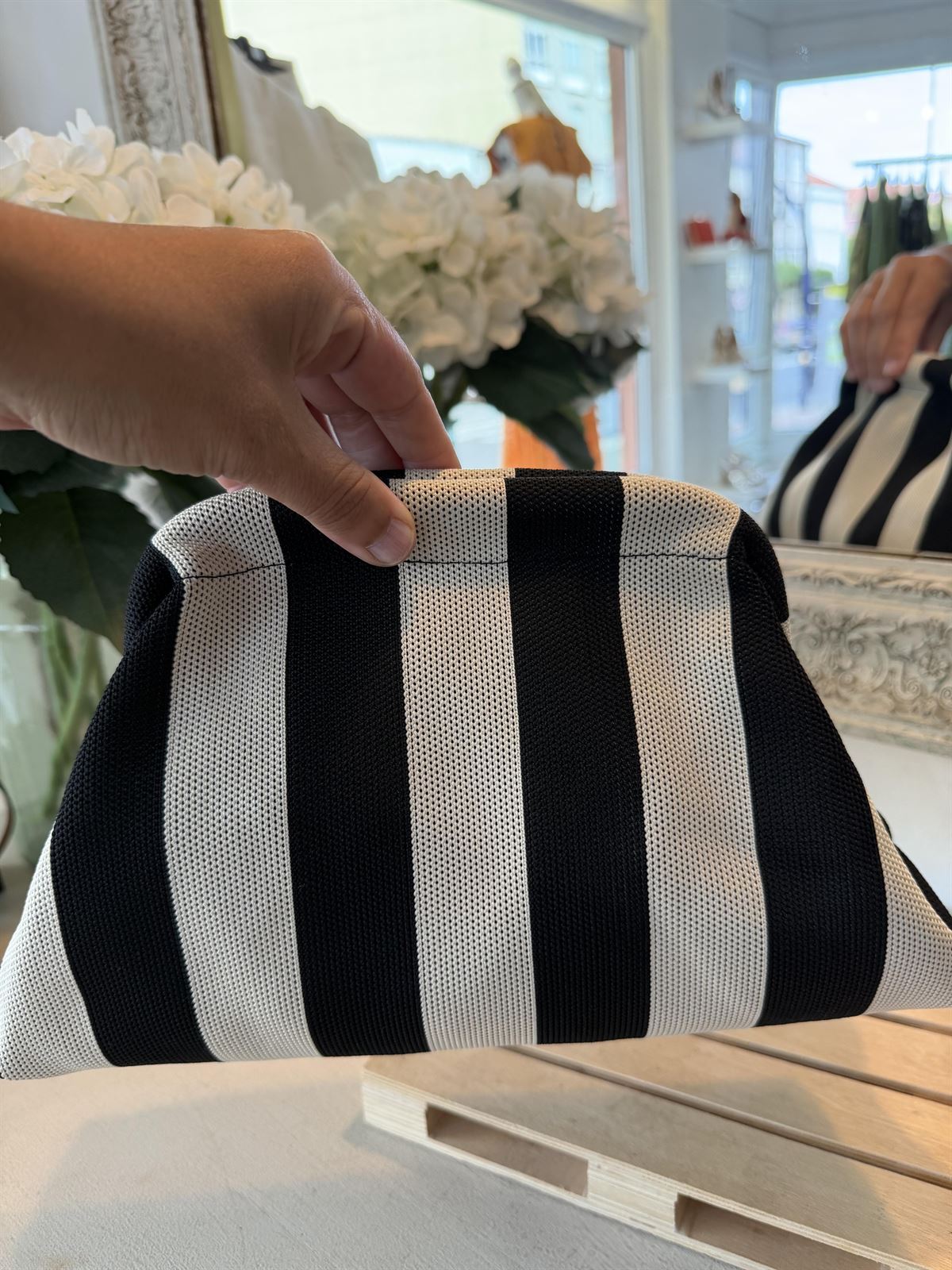 BOLSO RAYAS NEGRO - Imagen 2