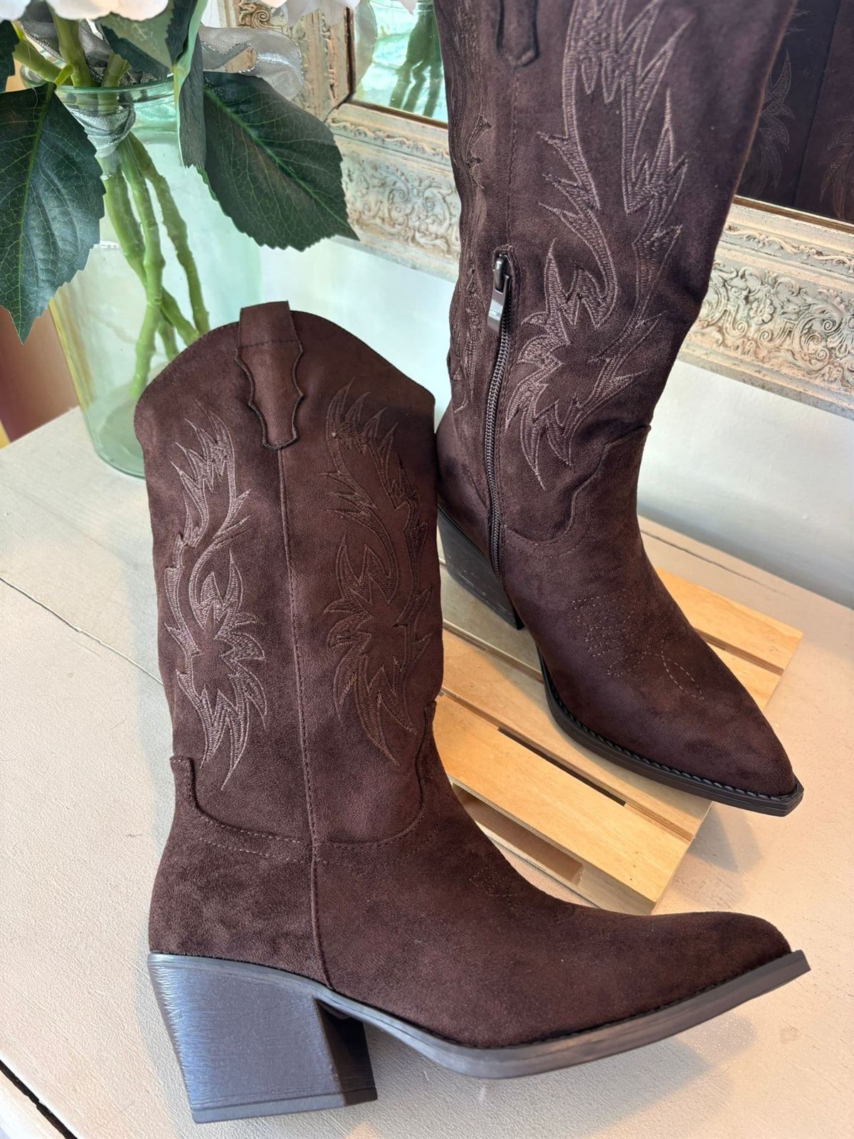 BOTA CAMPERA CHOCOLATE - Imagen 2