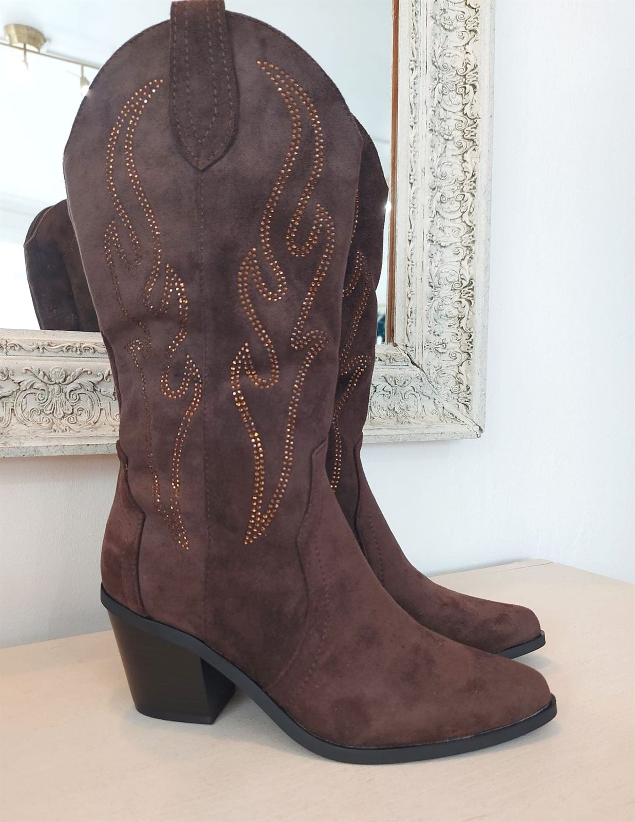 BOTA COWBOY CHOCOLATE - Imagen 1