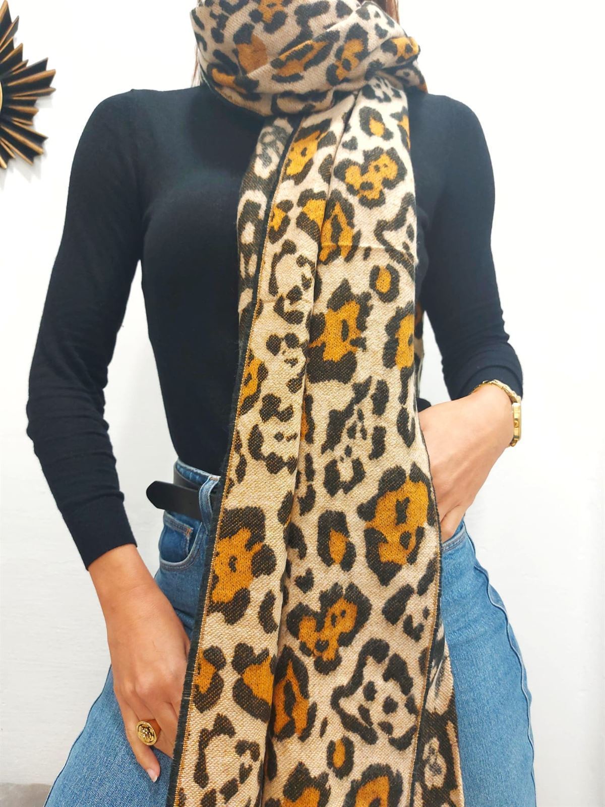 BUFANDA ANIMAL PRINT - Imagen 1