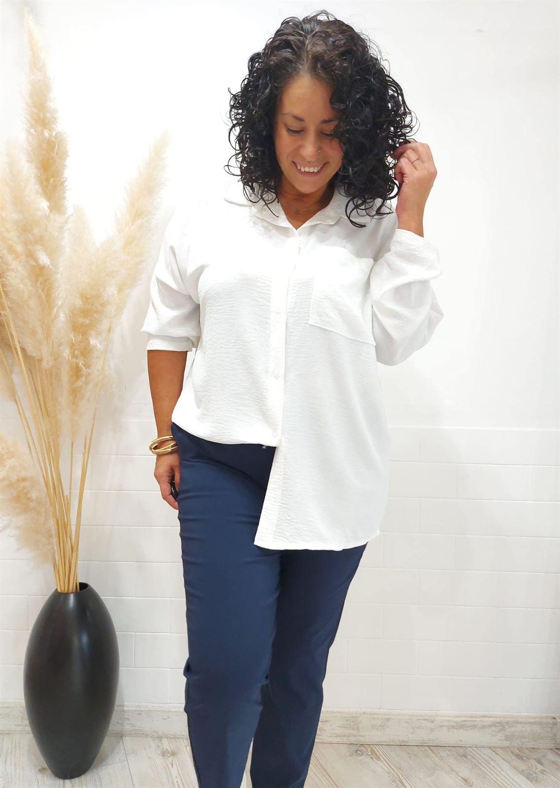 CAMISA BLANCA OVERSIZE - Imagen 1