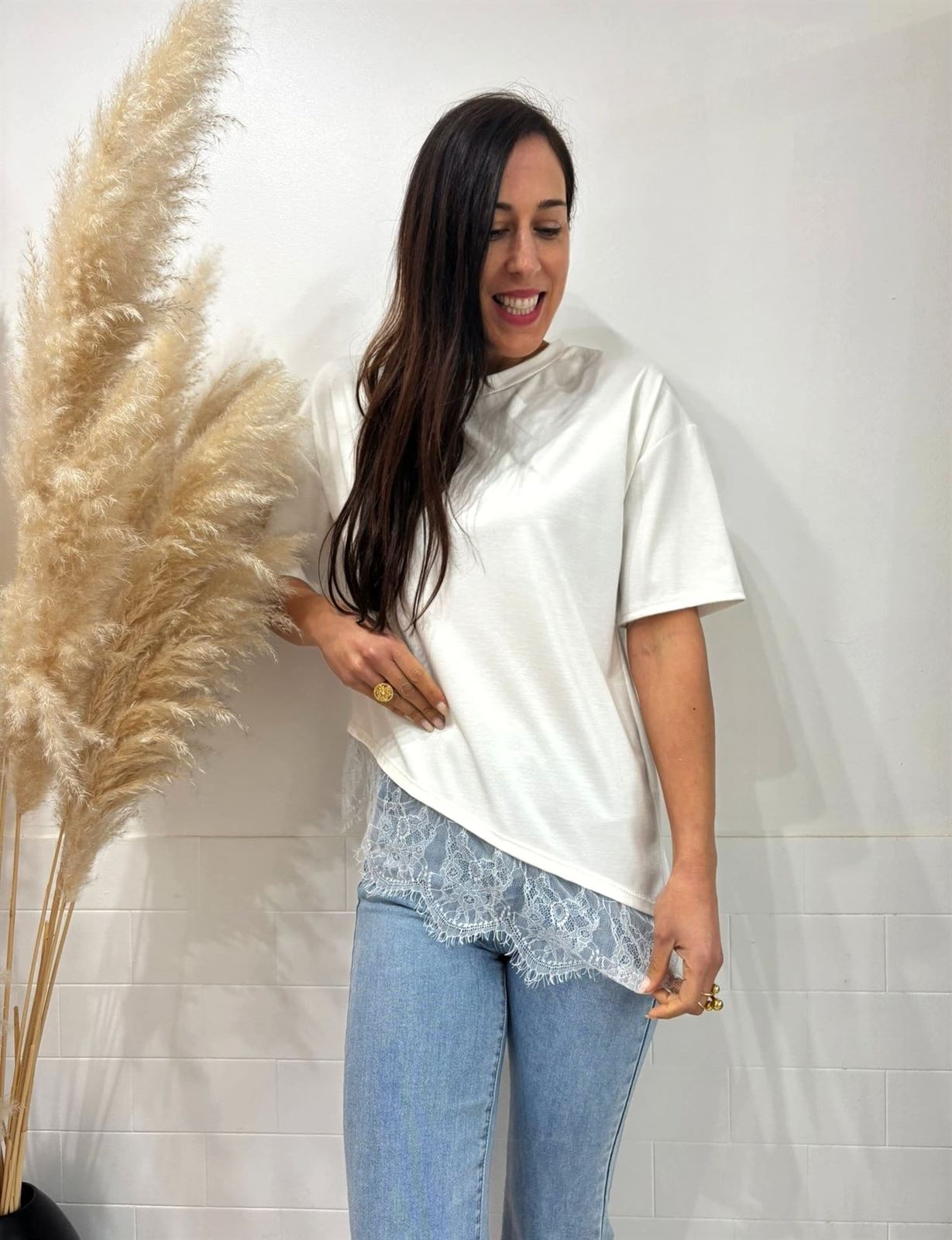 CAMISETA ENCAJE BLANCA - Imagen 1