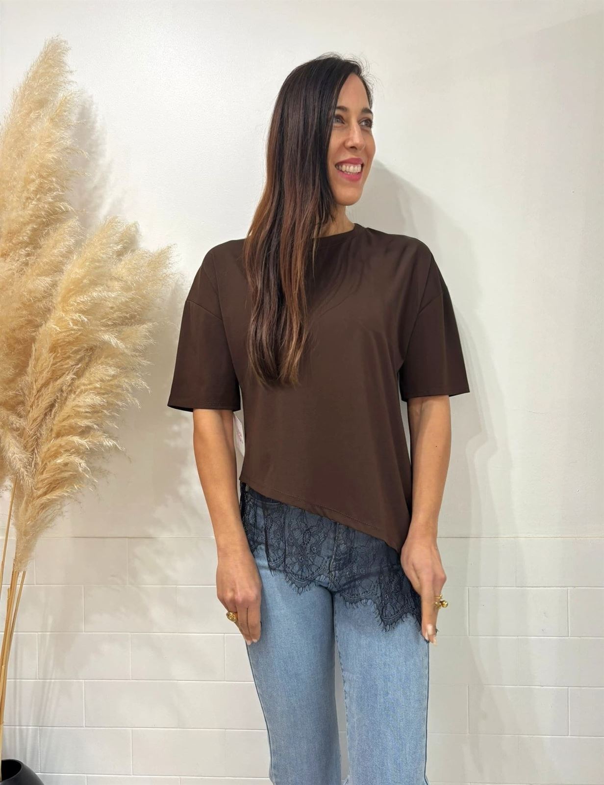 CAMISETA ENCAJE CHOCOLATE - Imagen 1