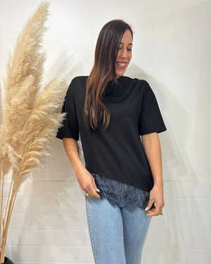 CAMISETA ENCAJE NEGRA - Imagen 1