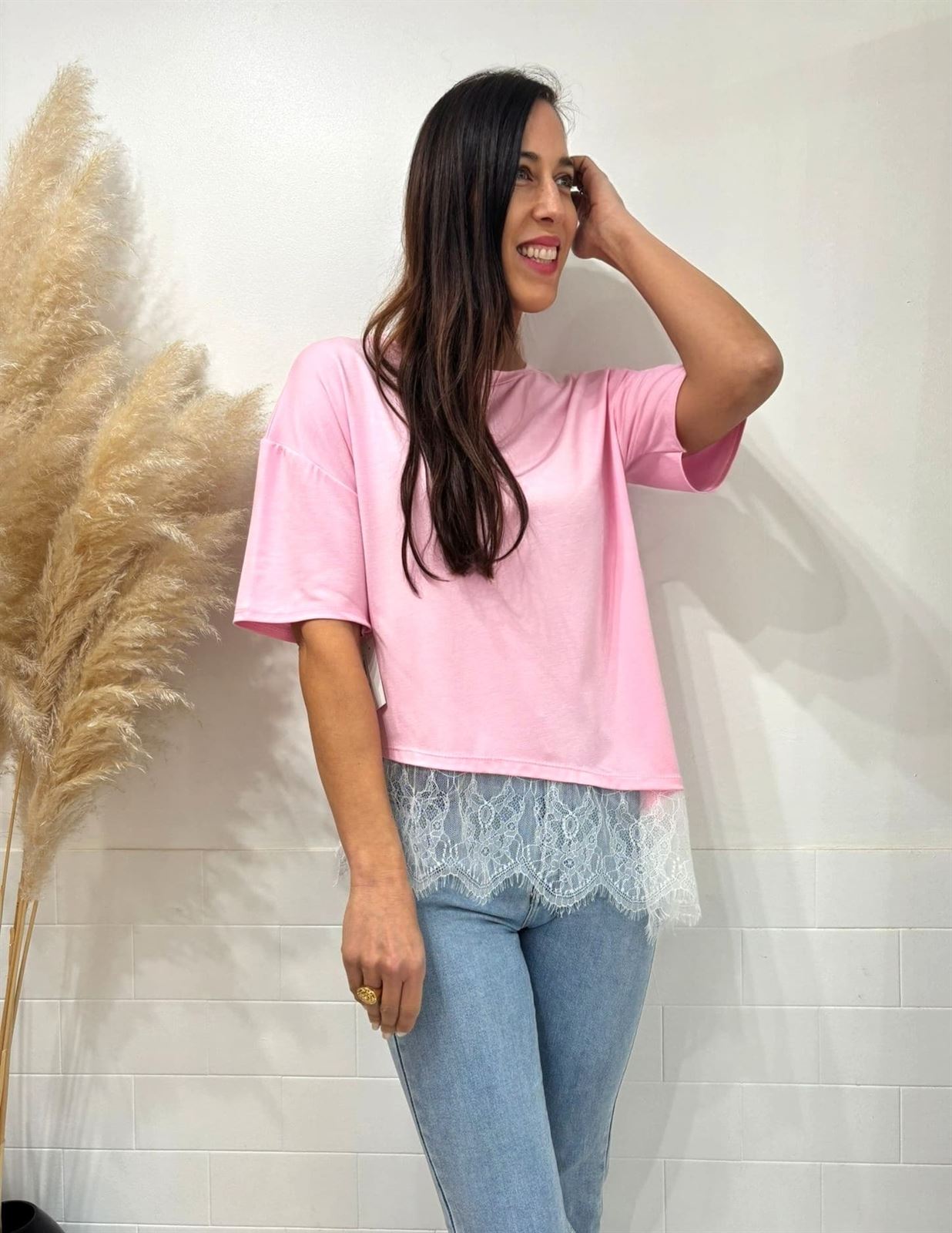 CAMISETA ENCAJE ROSA - Imagen 3