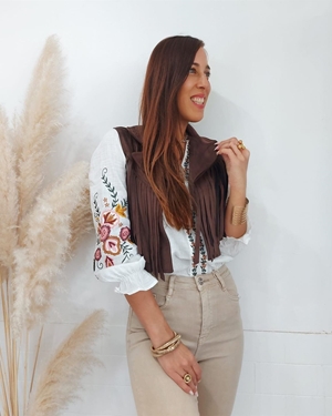 CHALECO FLECOS CHOCOLATE - Imagen 1