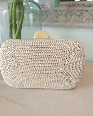 CLUTCH CUERDA DORADO - Imagen 1