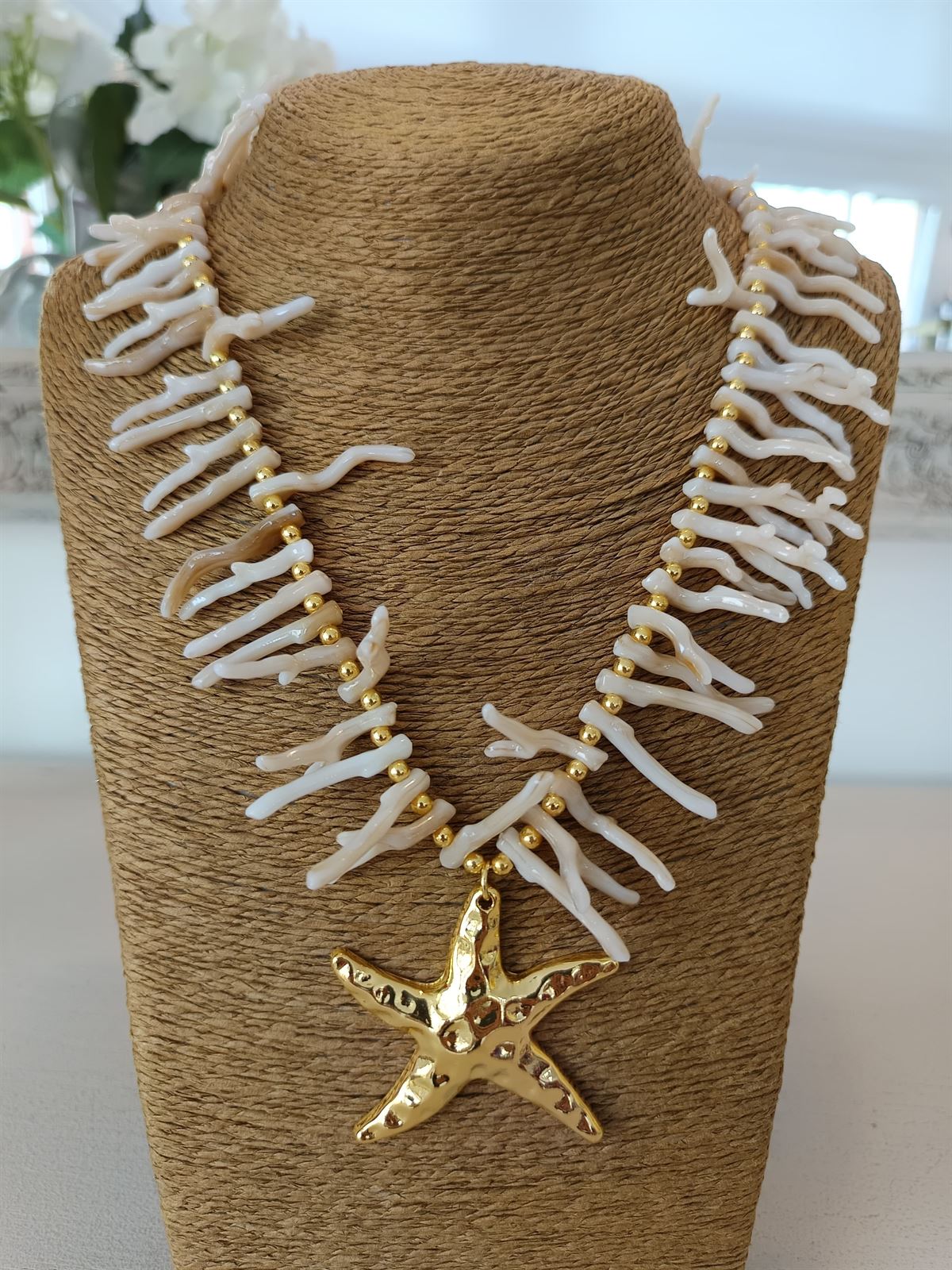 COLLAR CORAL BEIGE - Imagen 1