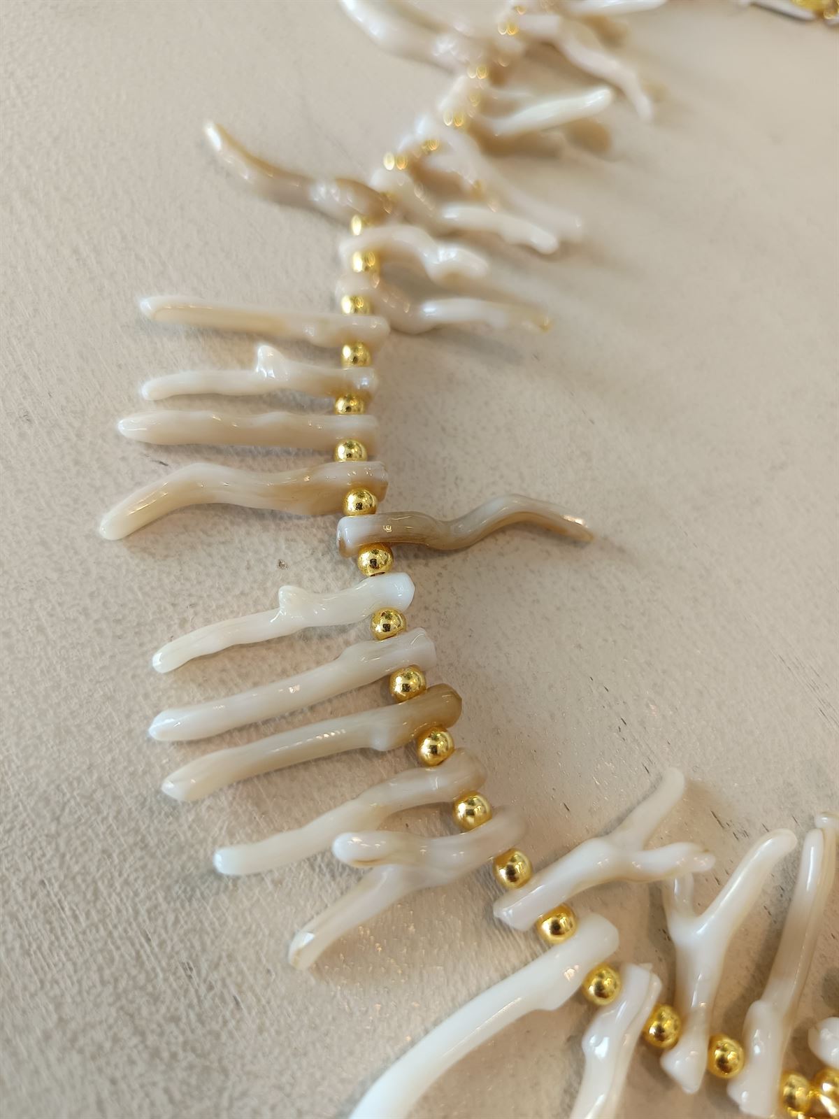 COLLAR CORAL BEIGE - Imagen 2