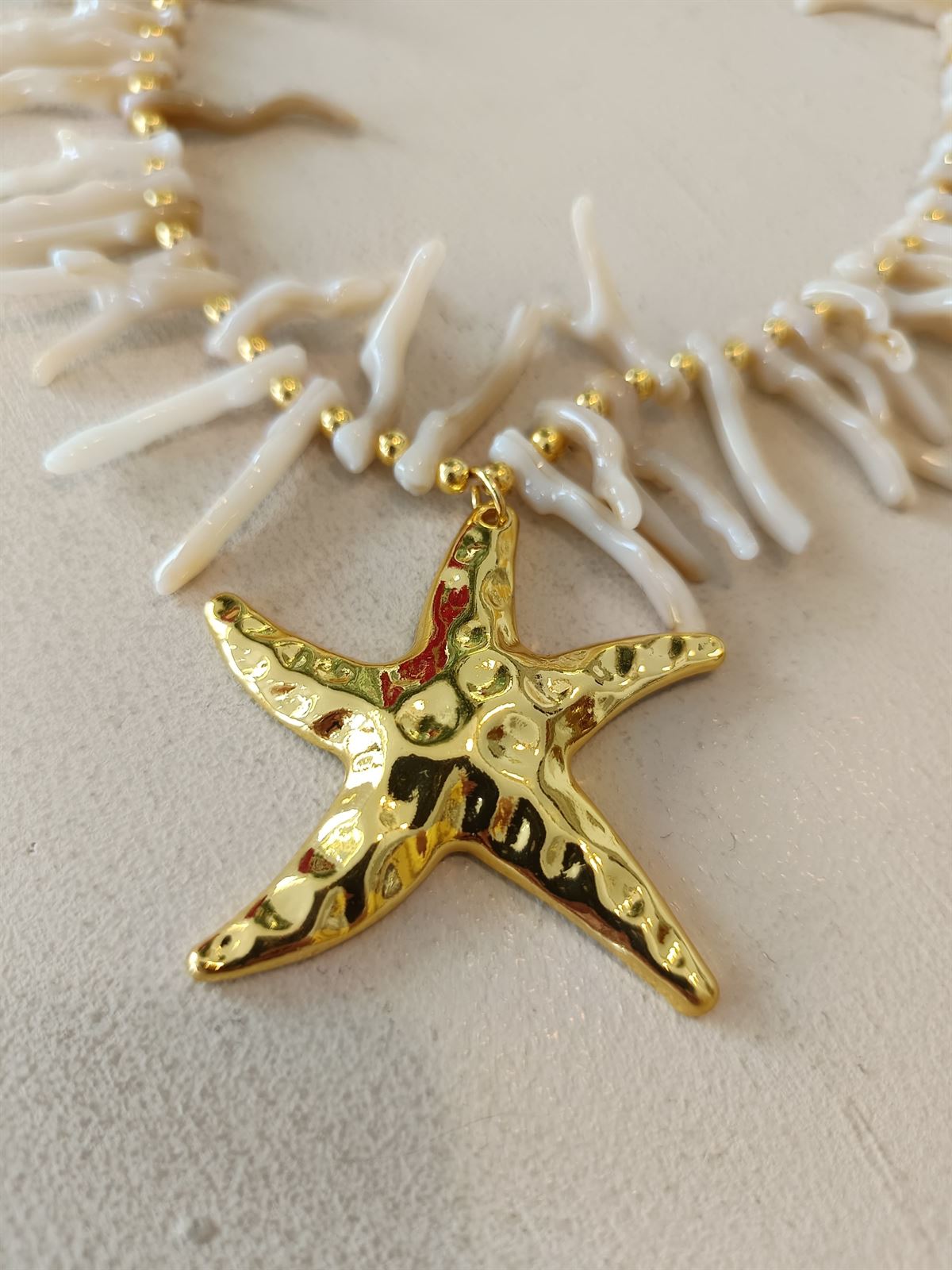 COLLAR CORAL BEIGE - Imagen 3