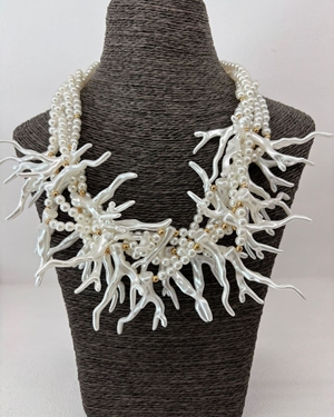 COLLAR CORALES BLANCO - Imagen 1