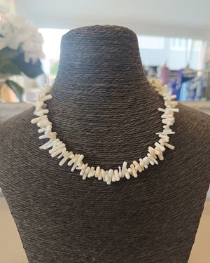 COLLAR CUENTAS BEIGE - Imagen 1