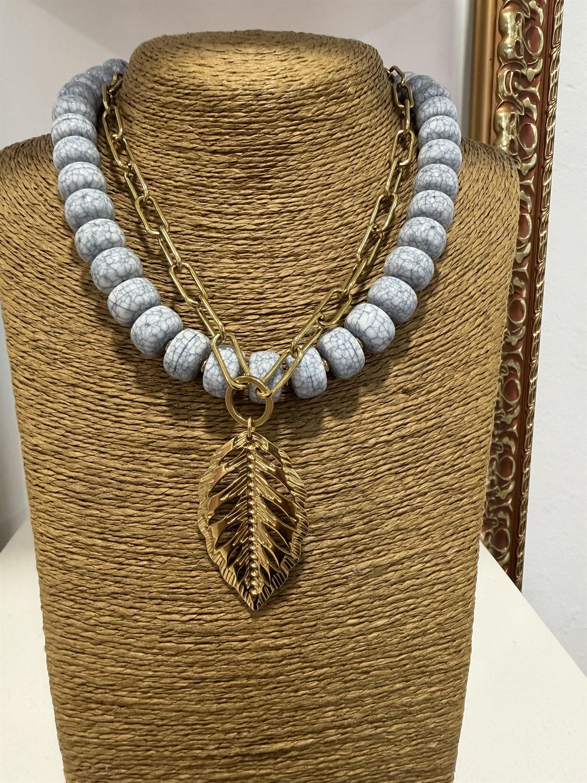 COLLAR DORADO AZUL - Imagen 1