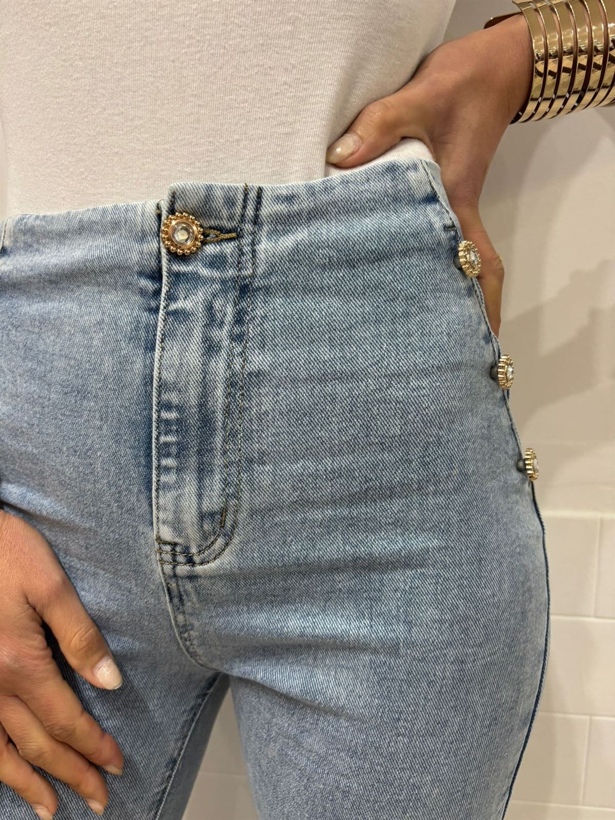 JEANS BLUE BOTONES - Imagen 3