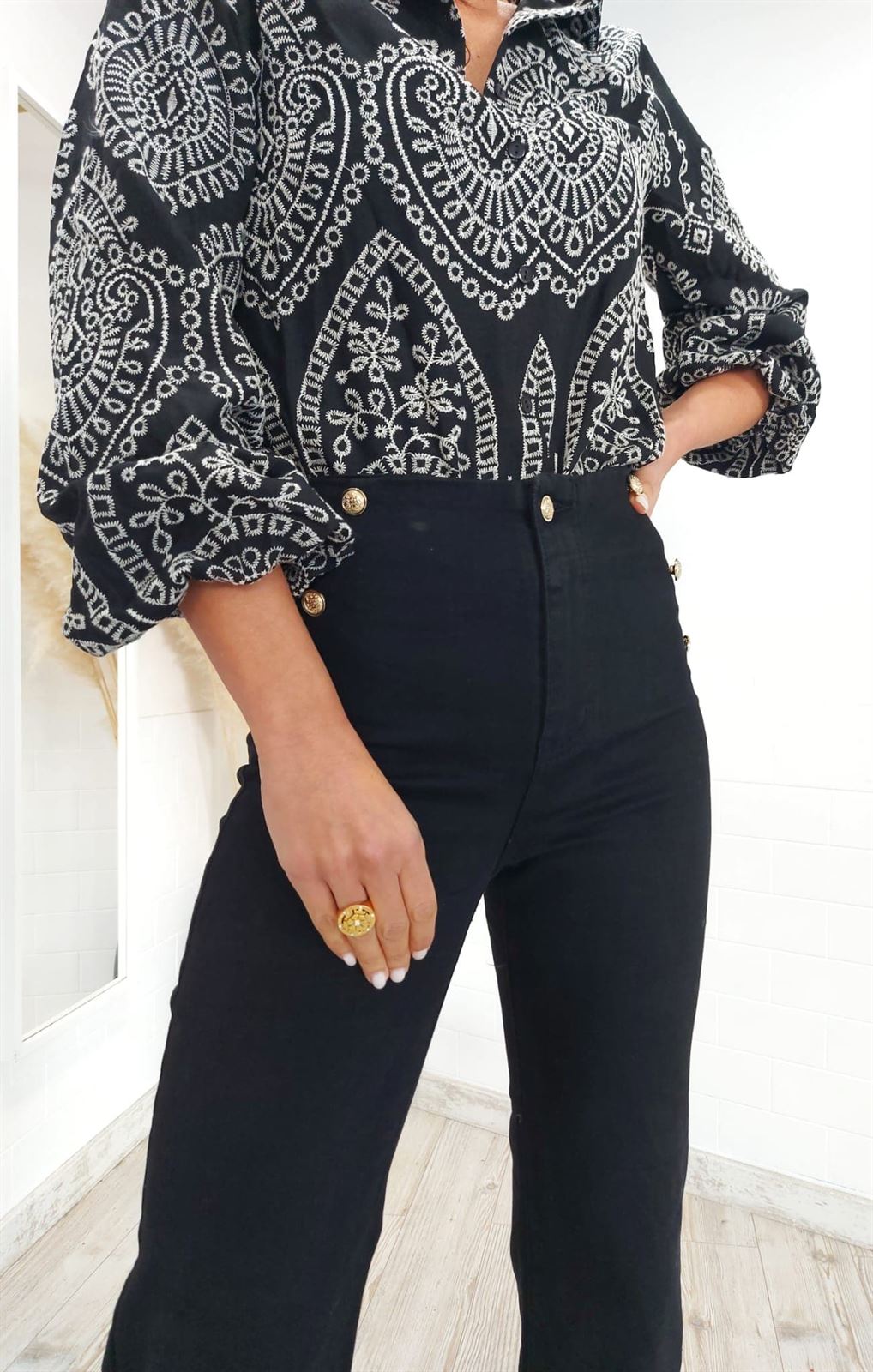 JEANS BOTONES NEGRO - Imagen 2