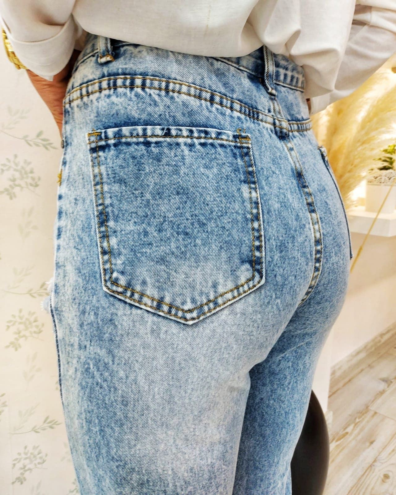 JEANS MOM FIT ROTOS - Imagen 3