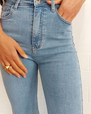 JEANS RECTOS - Imagen 2