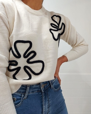 JERSEY BORDADO FLOR BEIGE - Imagen 2