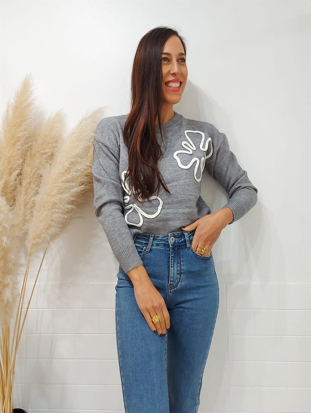 JERSEY BORDADO FLOR GRIS - Imagen 3