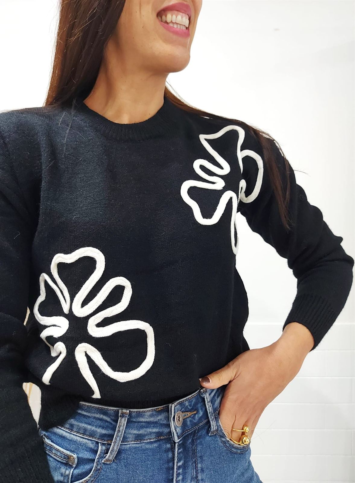 JERSEY BORDADO FLOR NEGRO - Imagen 2