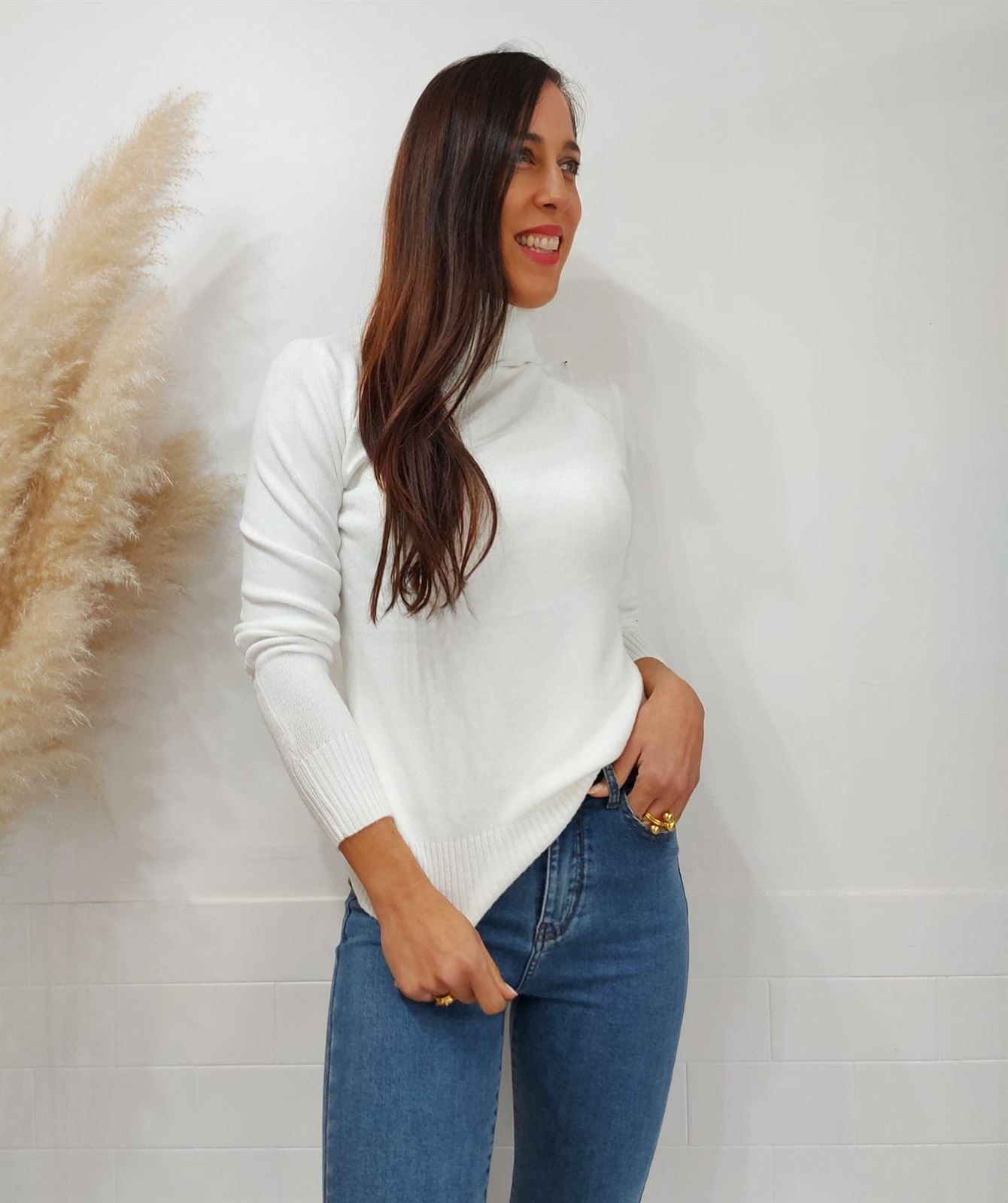JERSEY CUELLO LISO BLANCO - Imagen 1