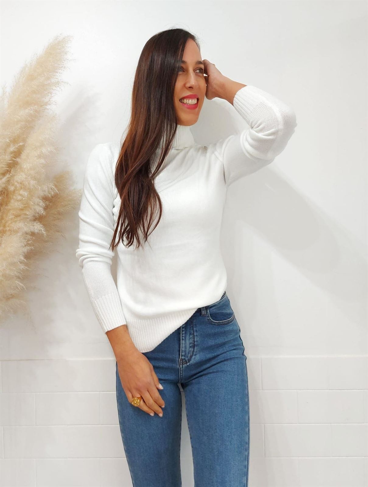 JERSEY CUELLO LISO BLANCO - Imagen 3