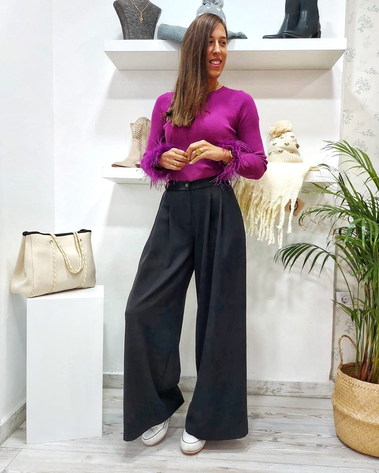 PANTALÓN ANCHO PINZAS NEGRO - Imagen 2
