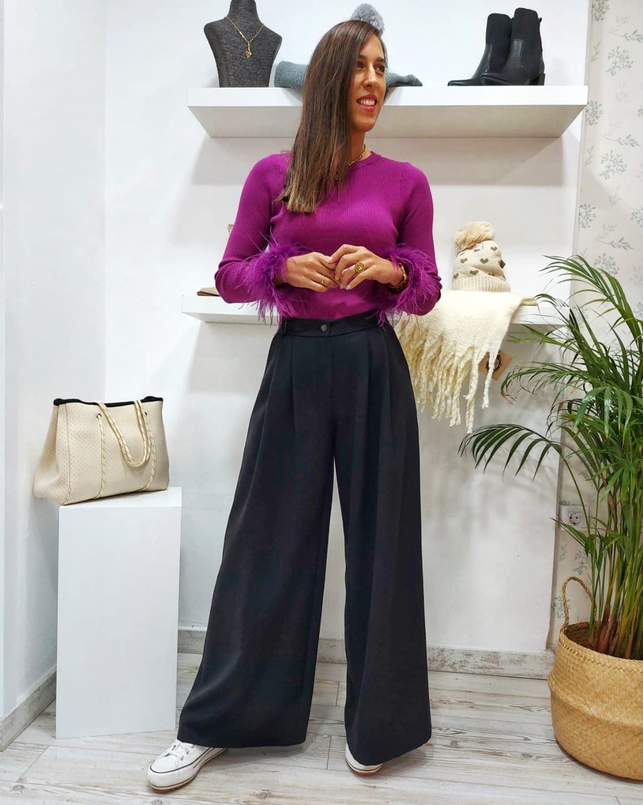 PANTALÓN ANCHO PINZAS NEGRO - Imagen 4