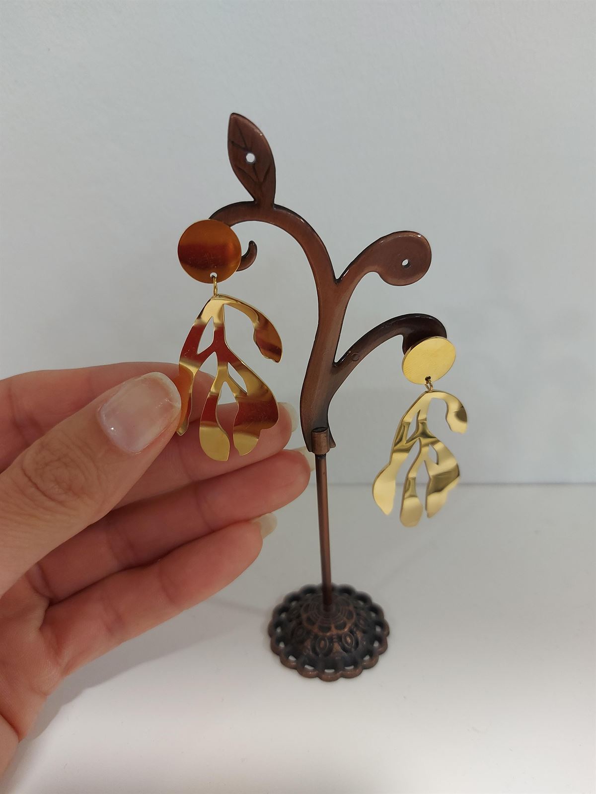PENDIENTES DORADO ACERO - Imagen 1