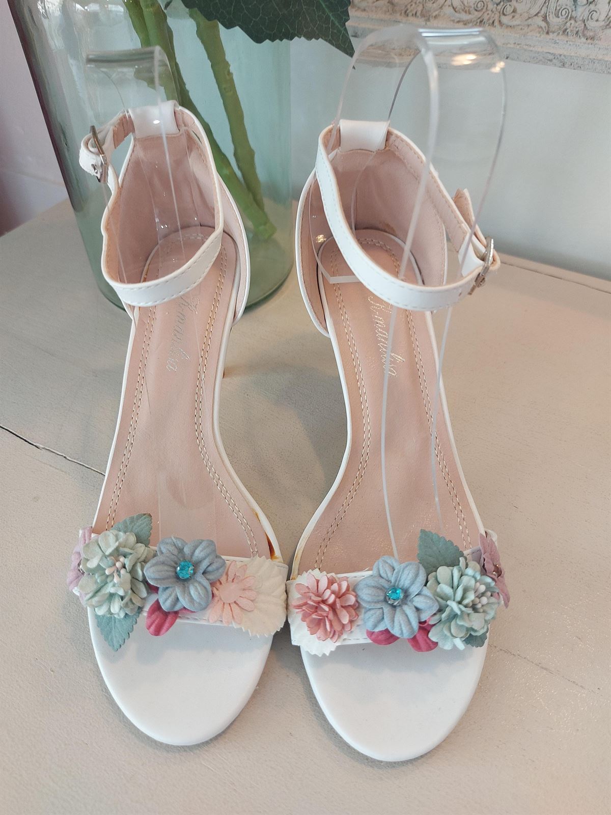 SANDALIA FIESTA BLANCA FLOR - Imagen 3