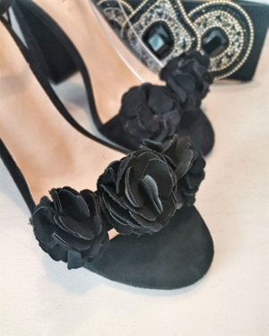 SANDALIA FIESTA FLOR NEGRA - Imagen 2