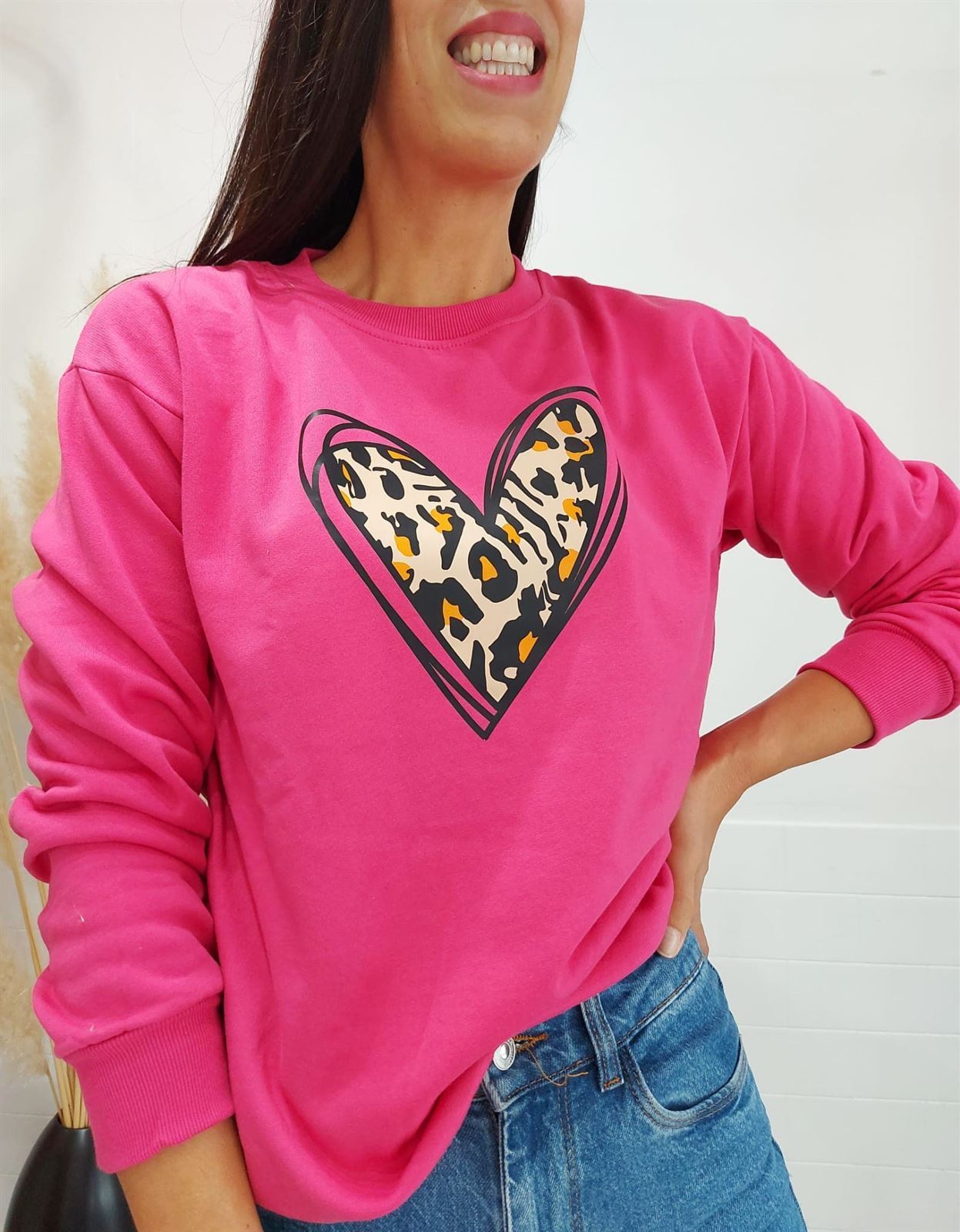 SUDADERA CORAZON FUCSIA - Imagen 2