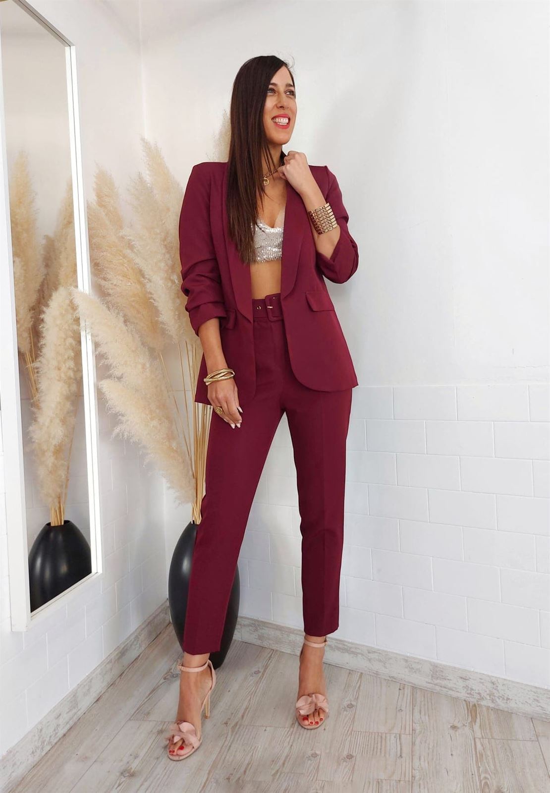 TRAJE GRETA BURDEOS - Imagen 1