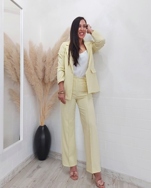 TRAJE MERIDA AMARILLO - Imagen 1