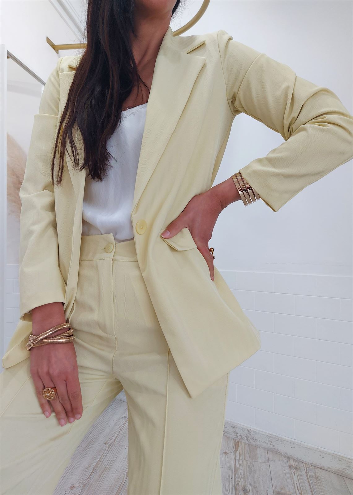 TRAJE MERIDA AMARILLO - Imagen 2