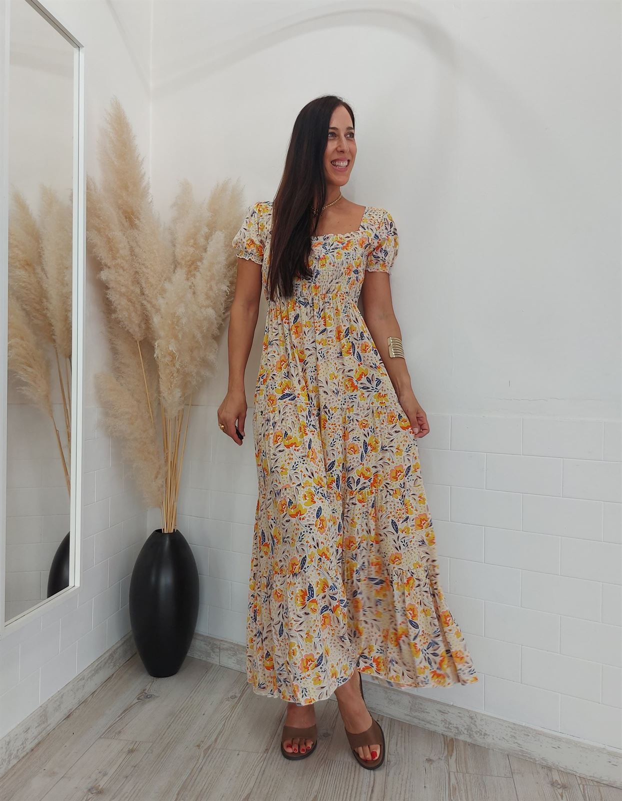 VESTIDO ESTAMPADO BEIGE - Imagen 1