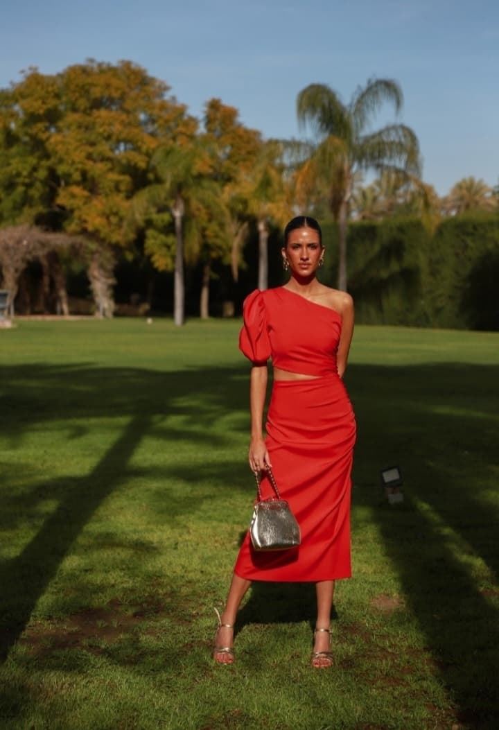VESTIDO LEILA ASIMÉTRICO CUT-OUT - Imagen 1