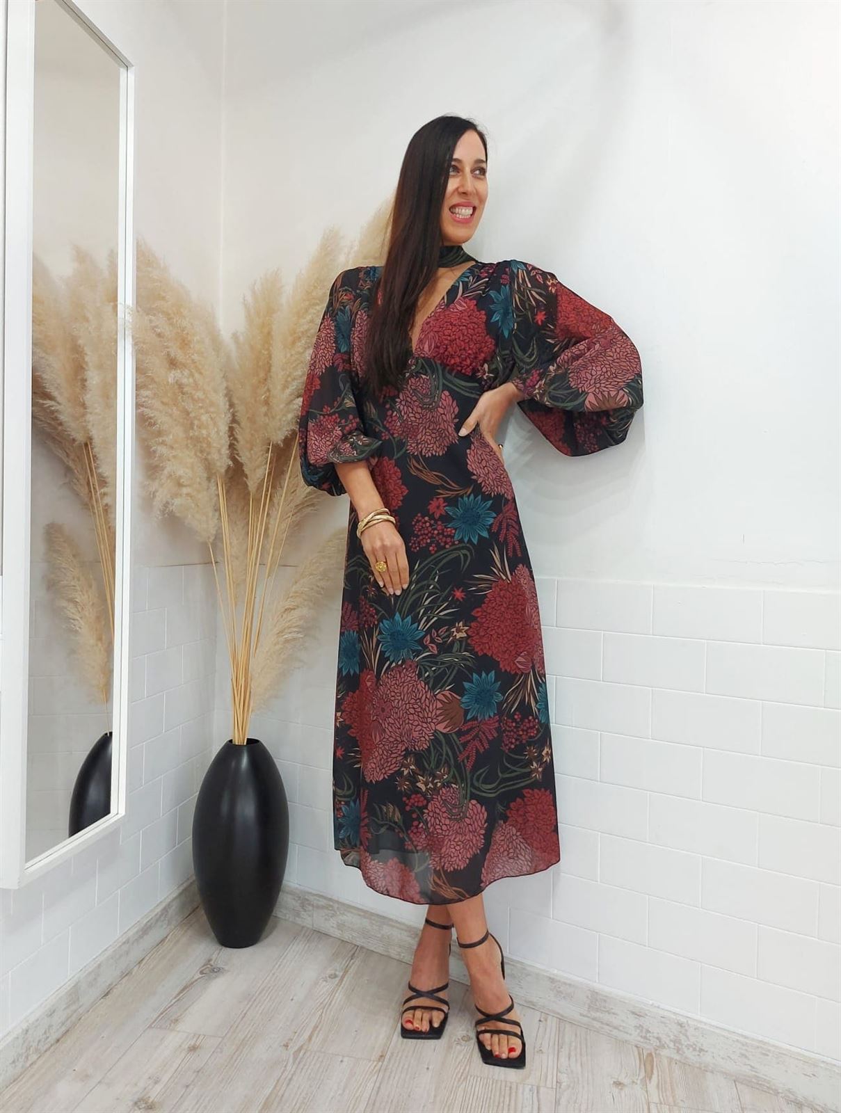 VESTIDO NEGRO ESTAMPADO - Imagen 1