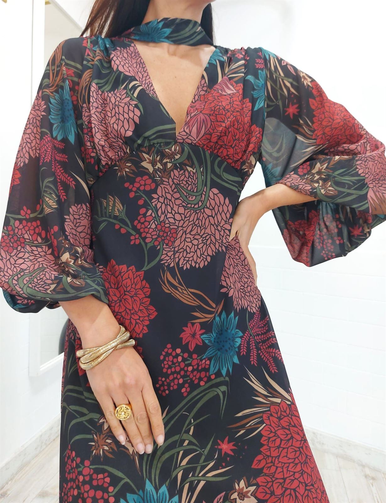 VESTIDO NEGRO ESTAMPADO - Imagen 2