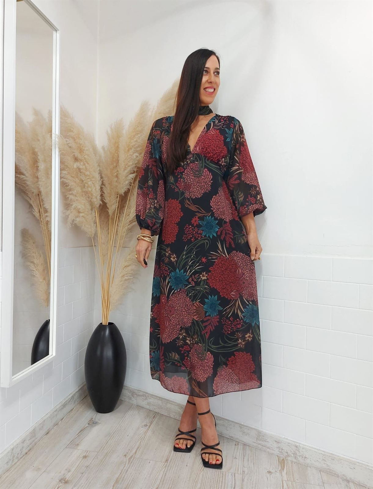 VESTIDO NEGRO ESTAMPADO - Imagen 5